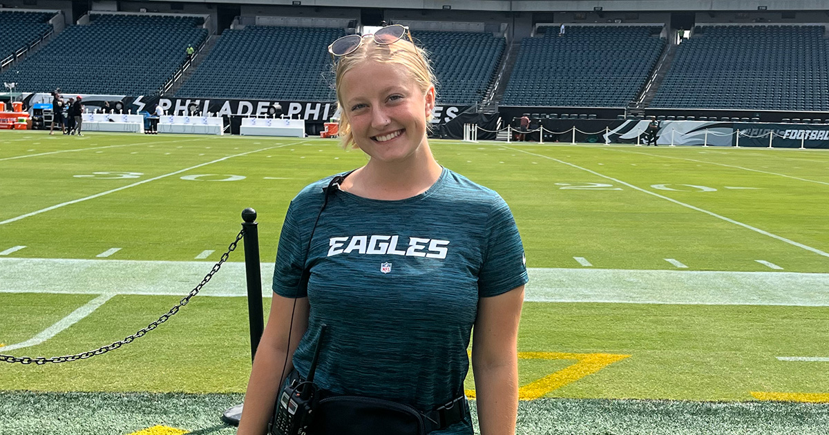 Image of La Salle faculty and staff in Eagles gear