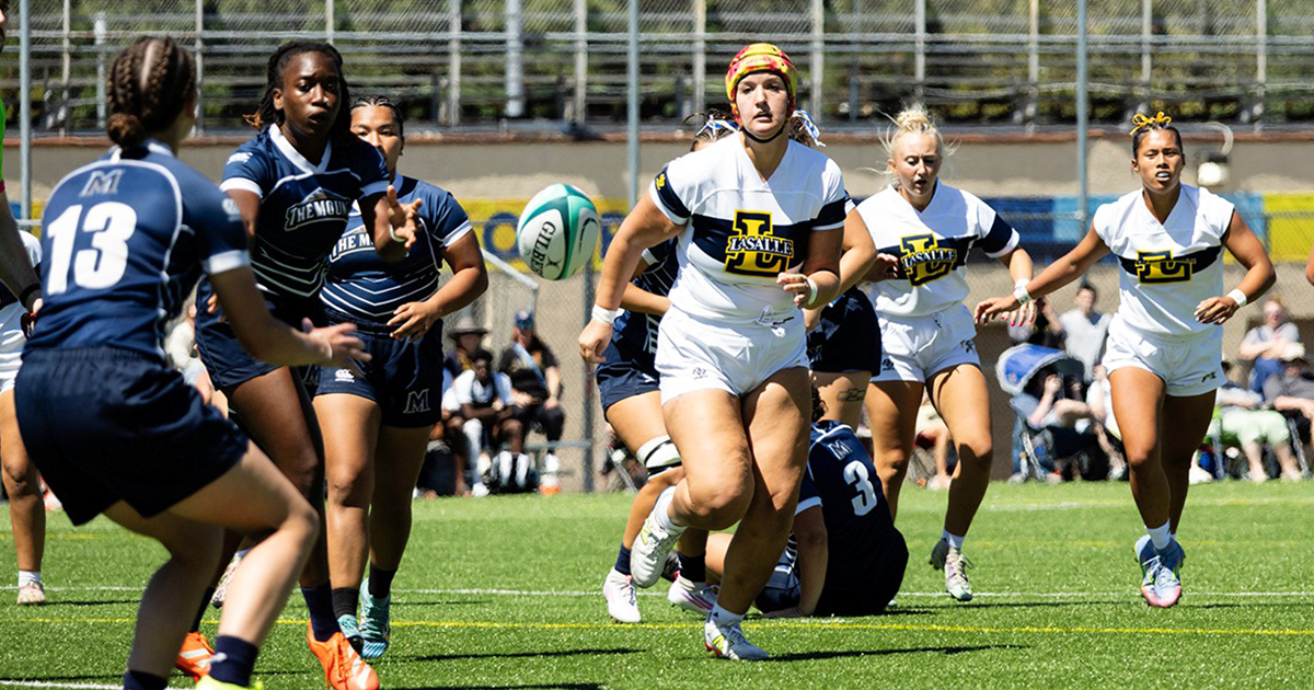 La Salle women's rugby team practicing 